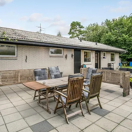 Lovely In With Kitchen